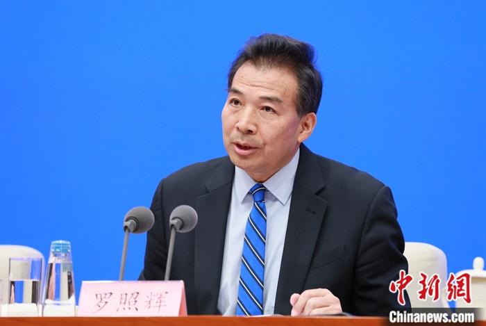今年中國已向106個(gè)國家和4個(gè)國際組織提供超15億劑疫苗